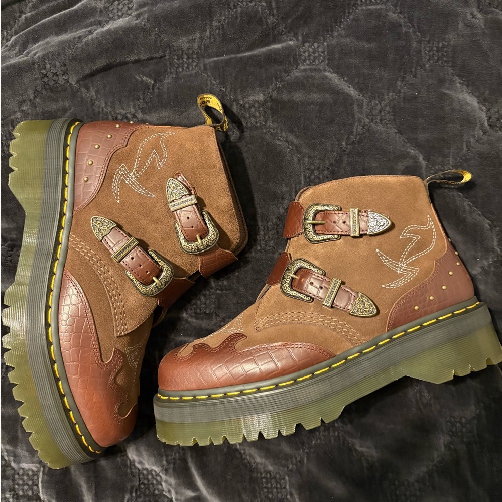 Dr.Martens -Brown Western “DEVON GA”